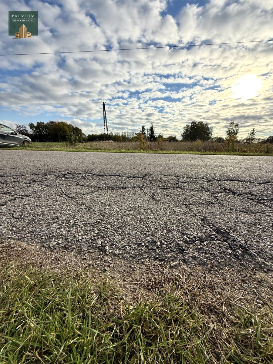 Działka na sprzedaż