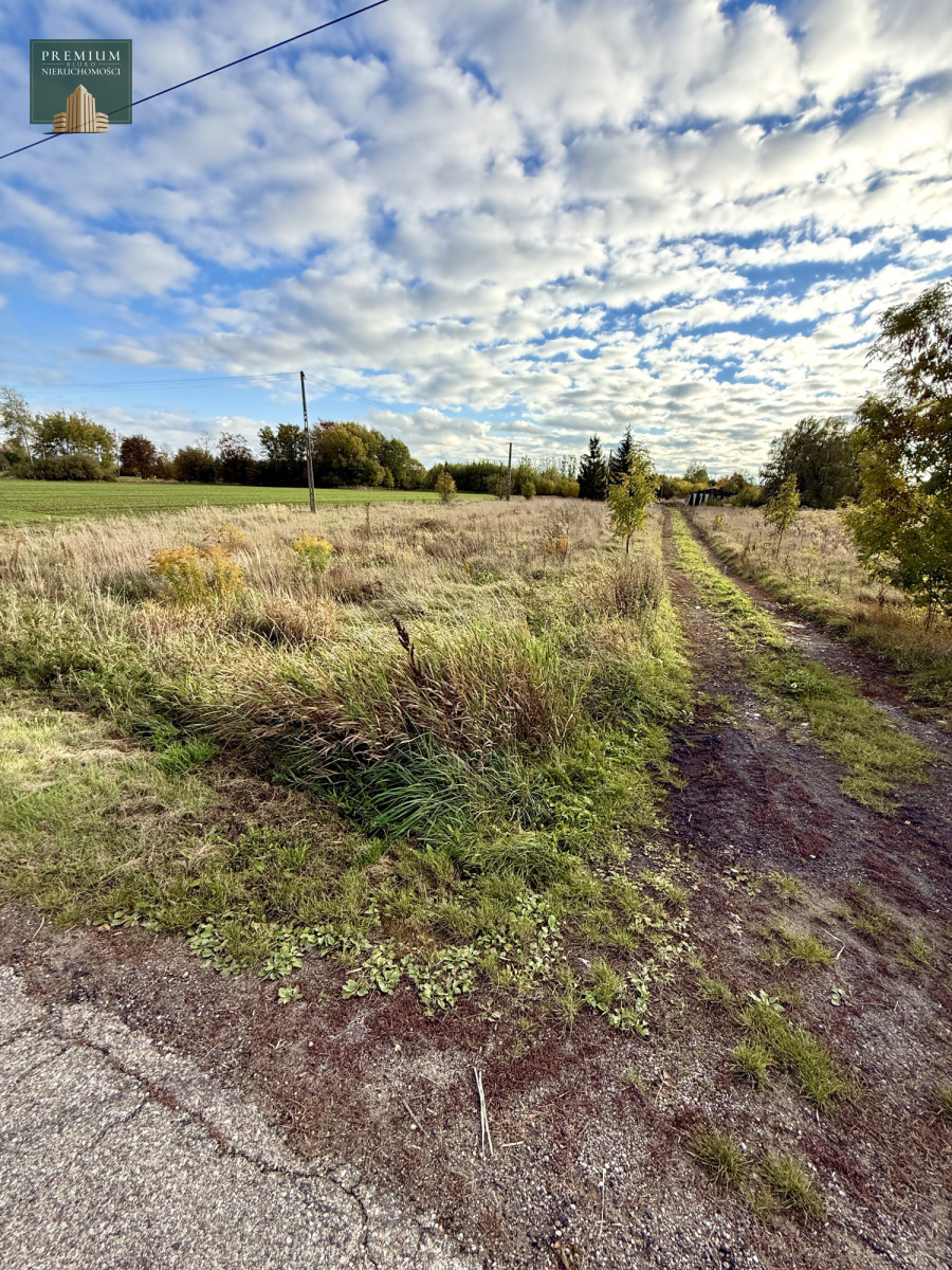 Działka na sprzedaż