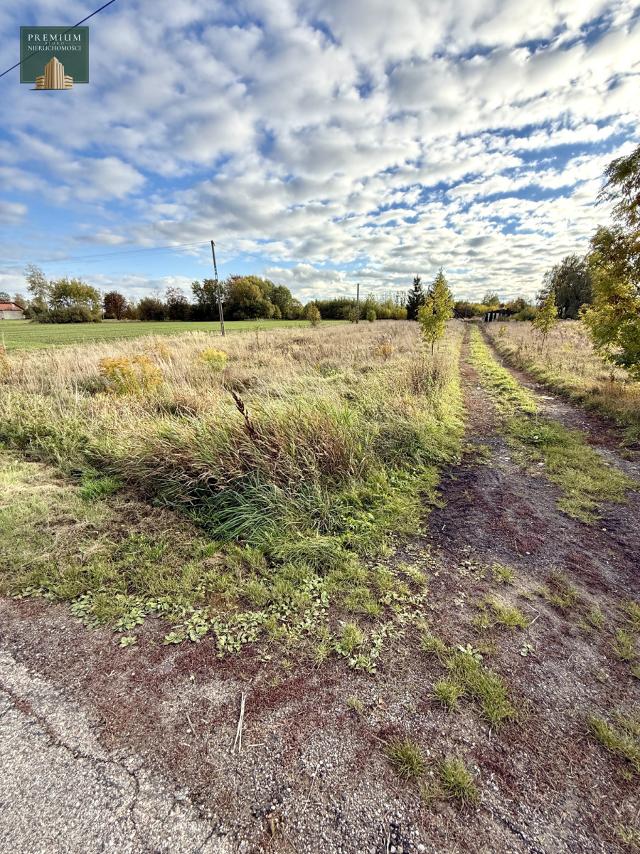 Działka na sprzedaż