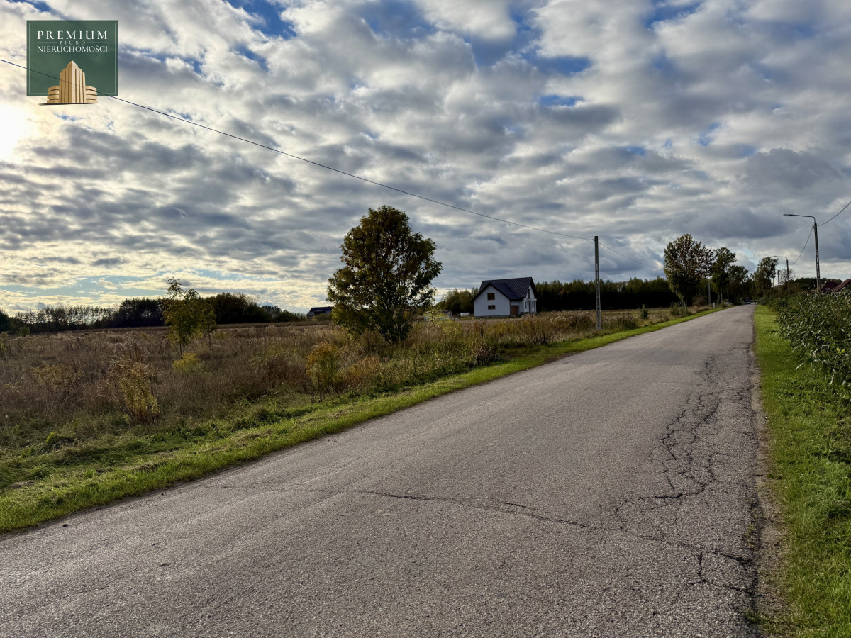 Działka na sprzedaż