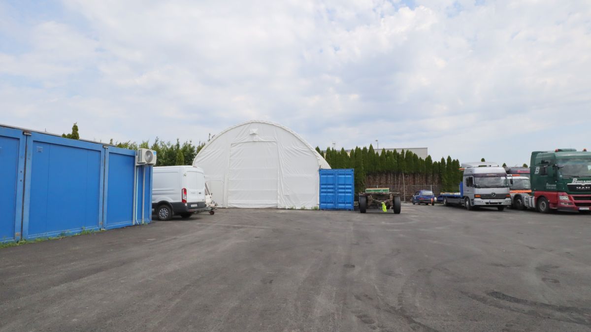 Komercyjny na wynajem