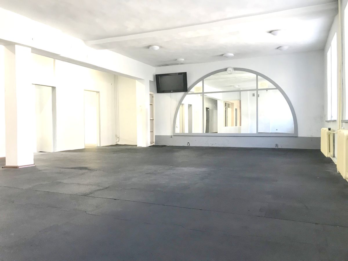 Komercyjny na wynajem