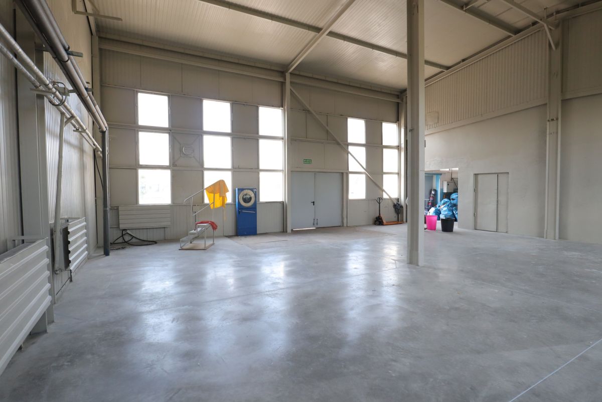 Komercyjny na wynajem