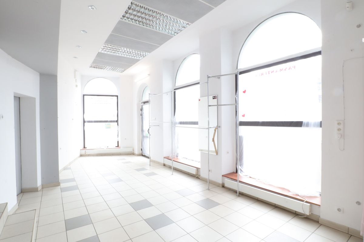 Komercyjny na wynajem