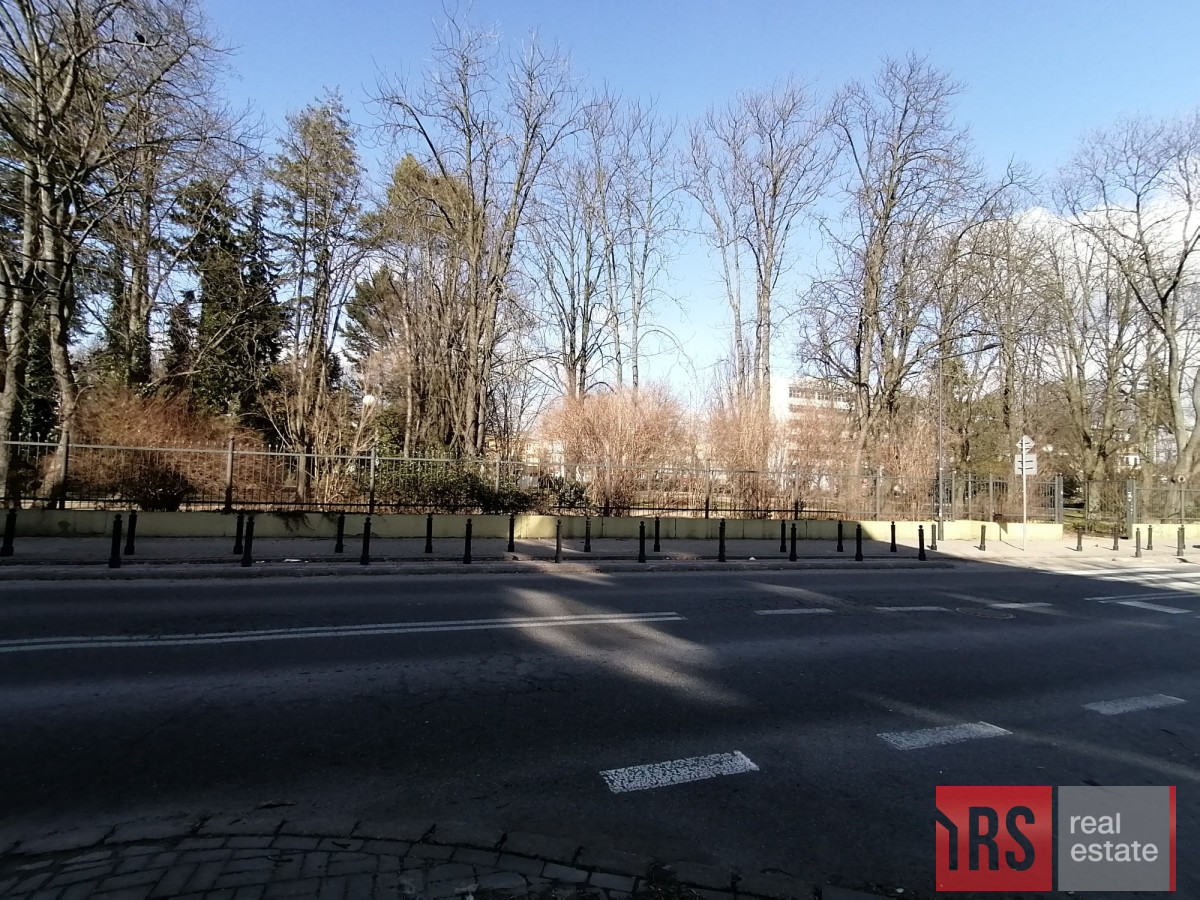 Komercyjny na wynajem