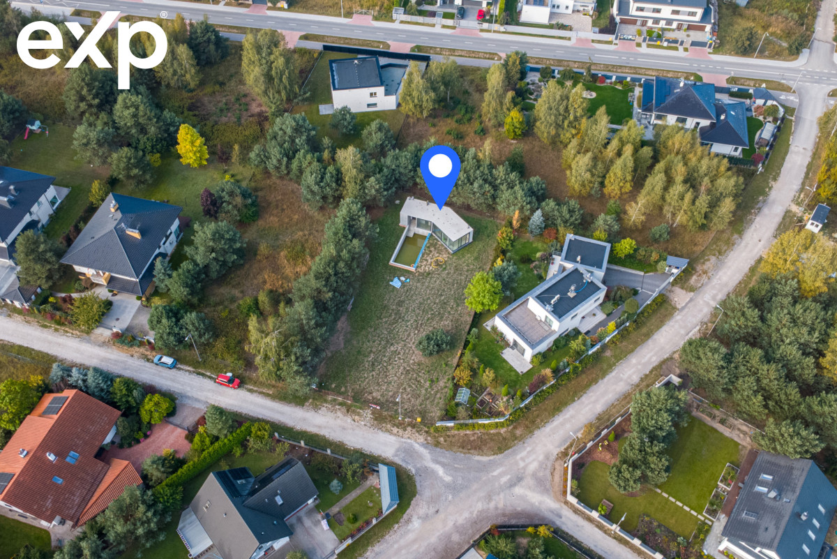 Działka z basenem, pawilonem SPA i projektem domu