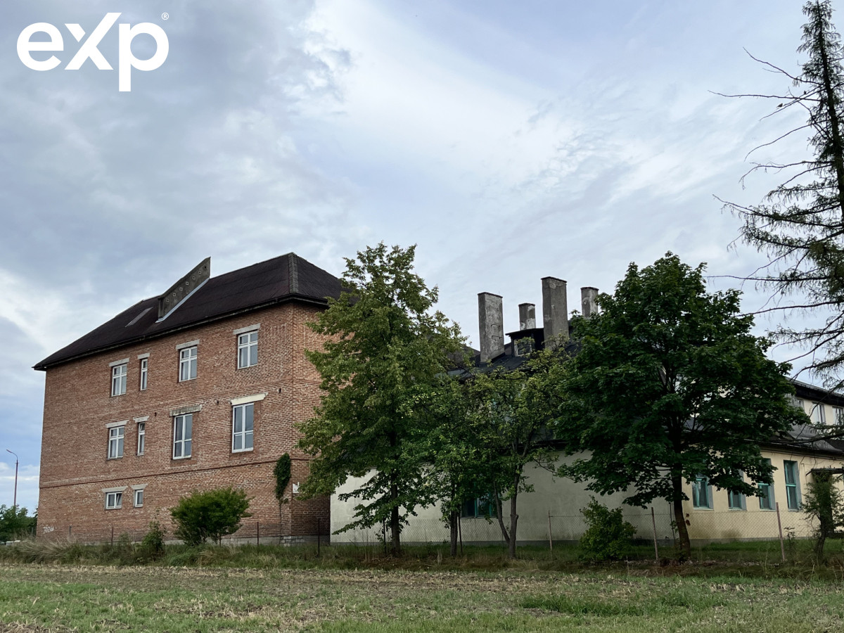 Działka 7600 m² + 2 budynki: dom opieki, hotel