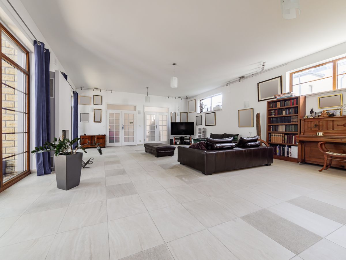 Komercyjny na sprzedaż