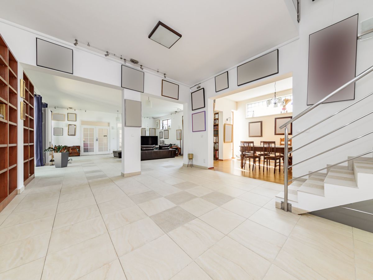 Komercyjny na sprzedaż