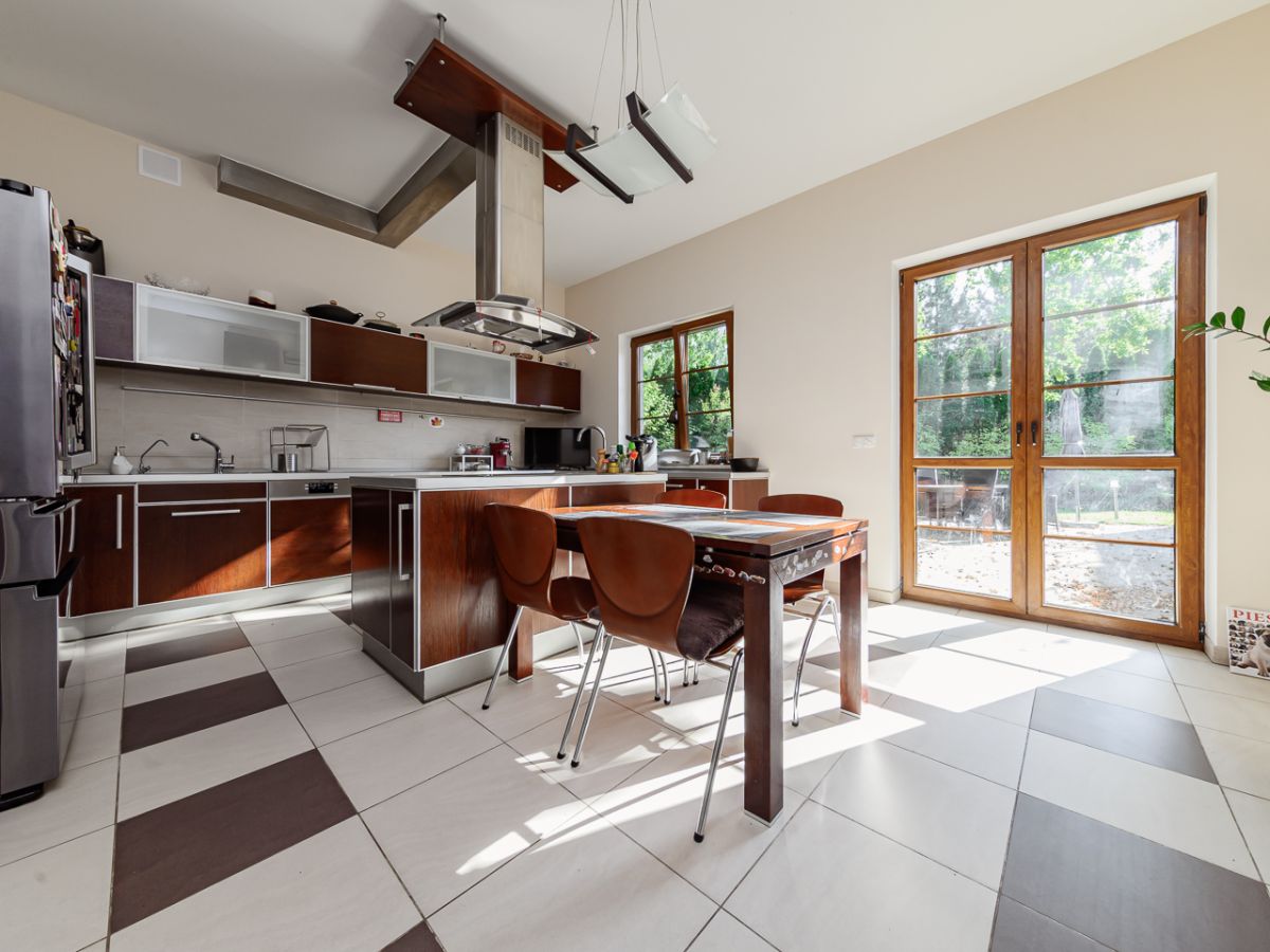 Komercyjny na sprzedaż