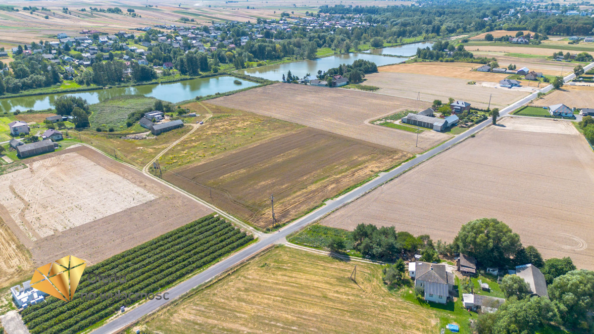 Działka na sprzedaż