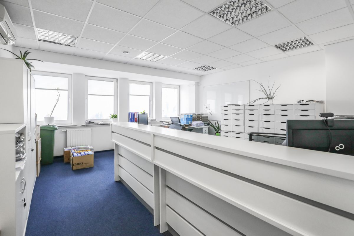 Komercyjny na wynajem