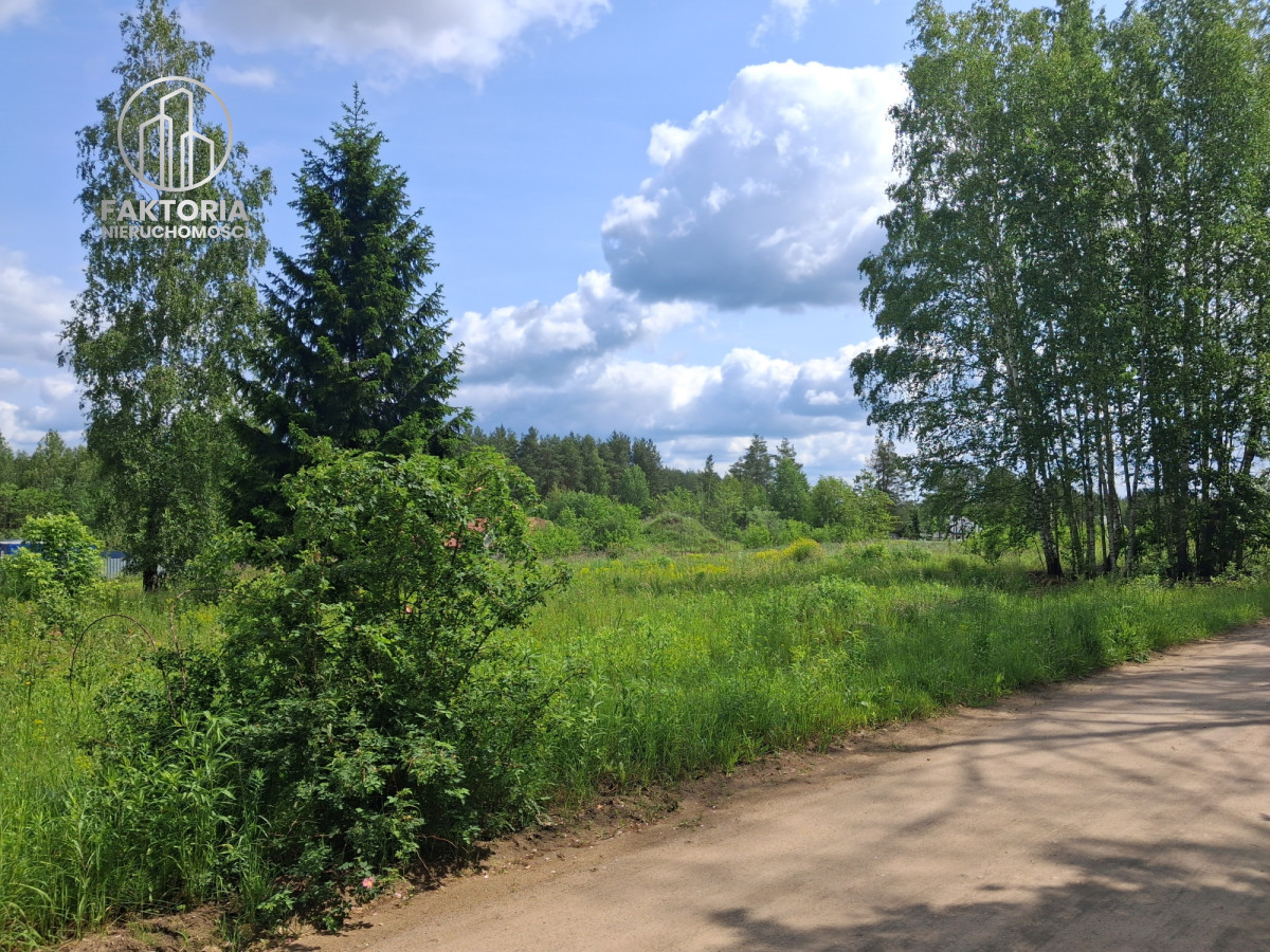 Działka na sprzedaż