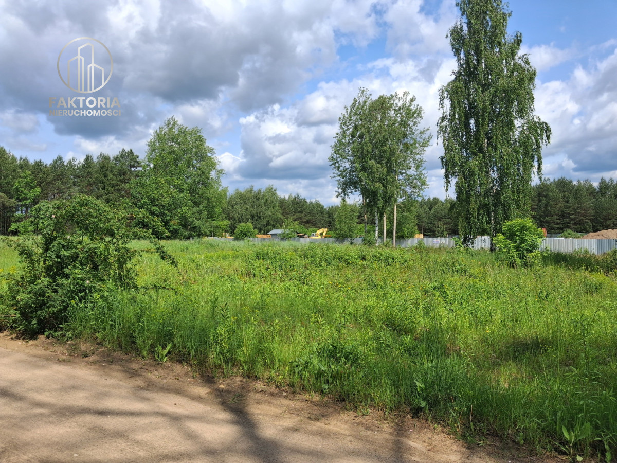 Działka na sprzedaż