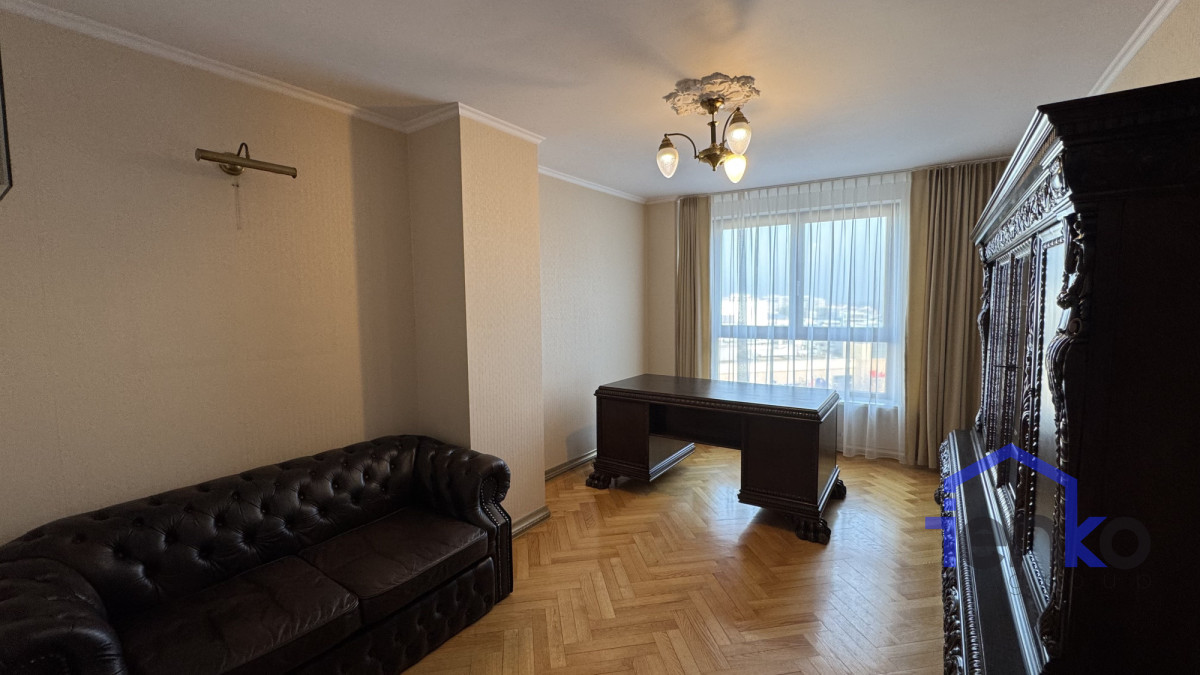 Komercyjny na sprzedaż