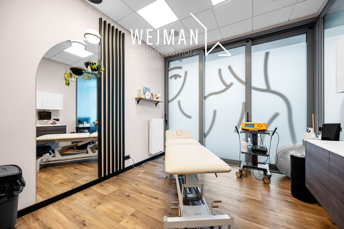 Lokal usługowo-biurowy – wykończony – wyposażony