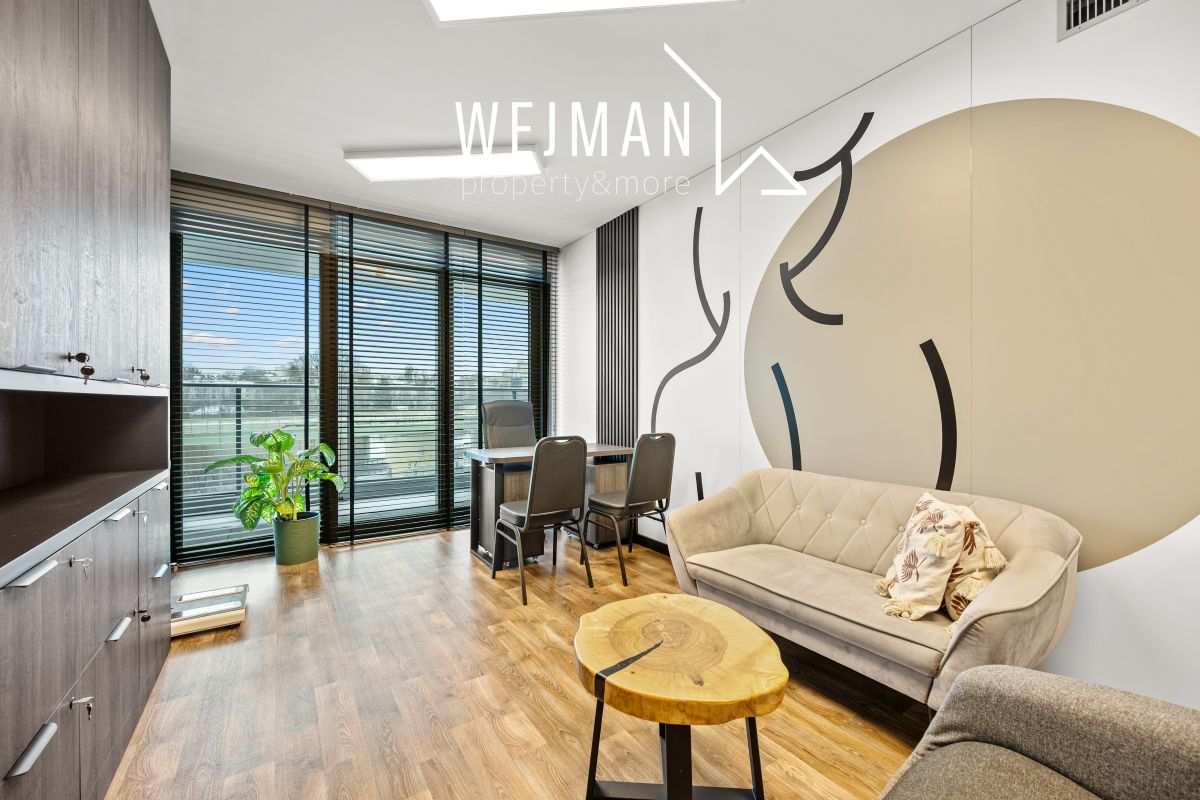 Lokal usługowo-biurowy – wykończony – wyposażony