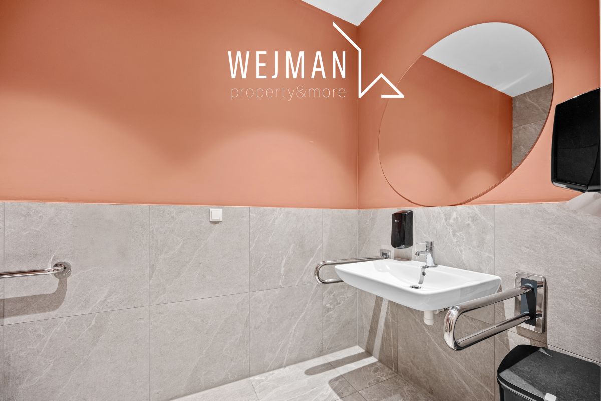 Lokal usługowo-biurowy – wykończony – wyposażony