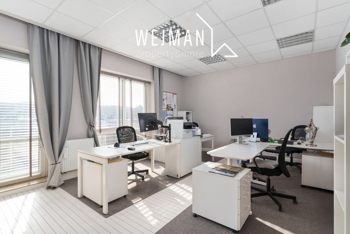 Kameralna kamienica na biura, klinikę, kancelarie.