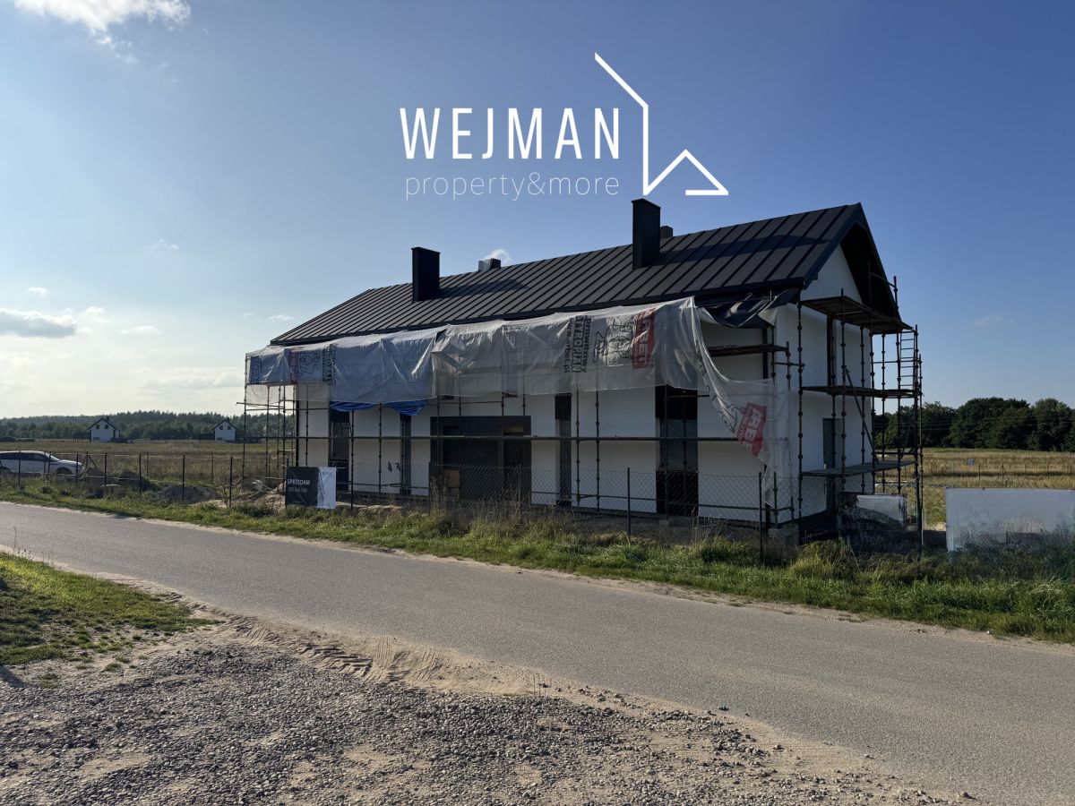 Dom bliźniak – koło Jeziora Sobąckiego