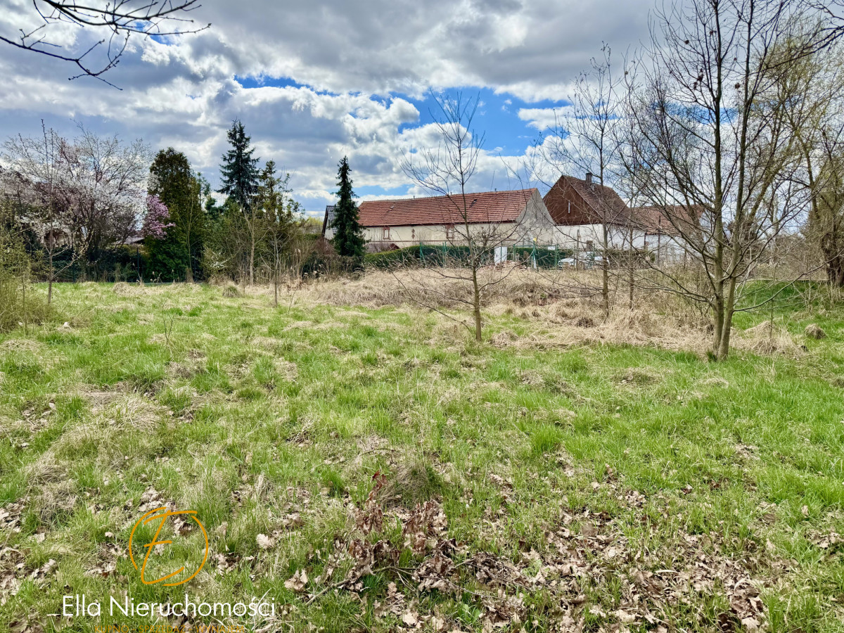 Działka na sprzedaż