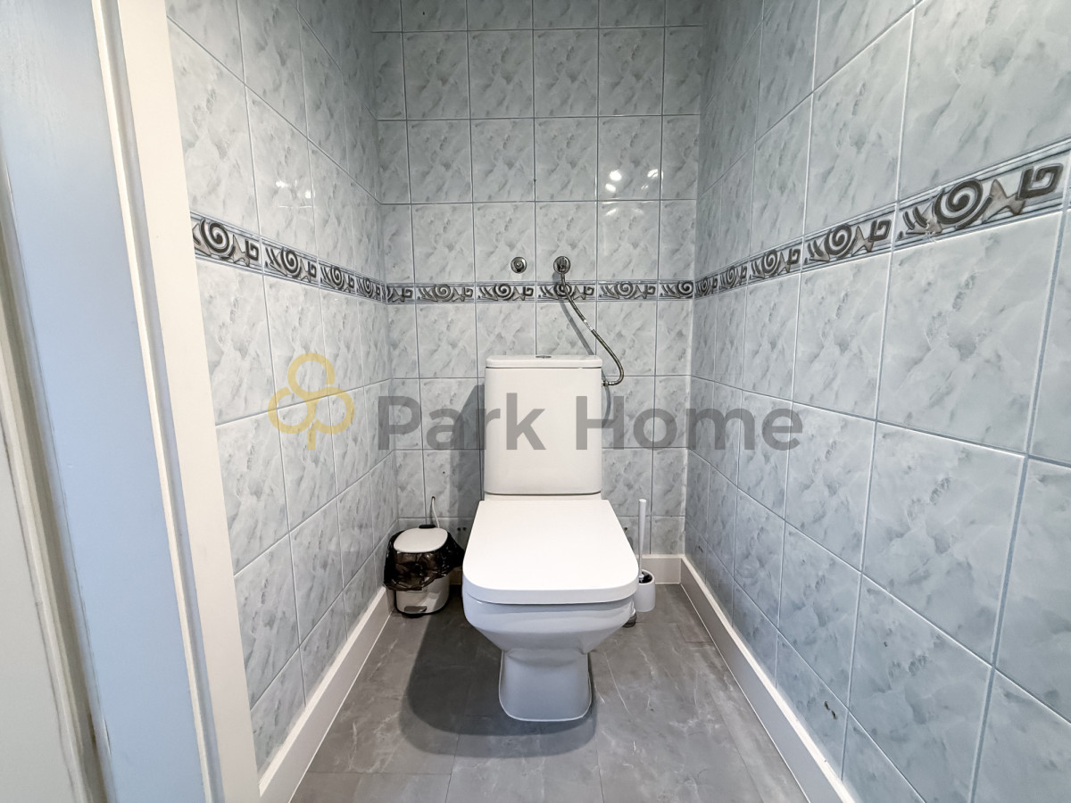 Komercyjny na wynajem