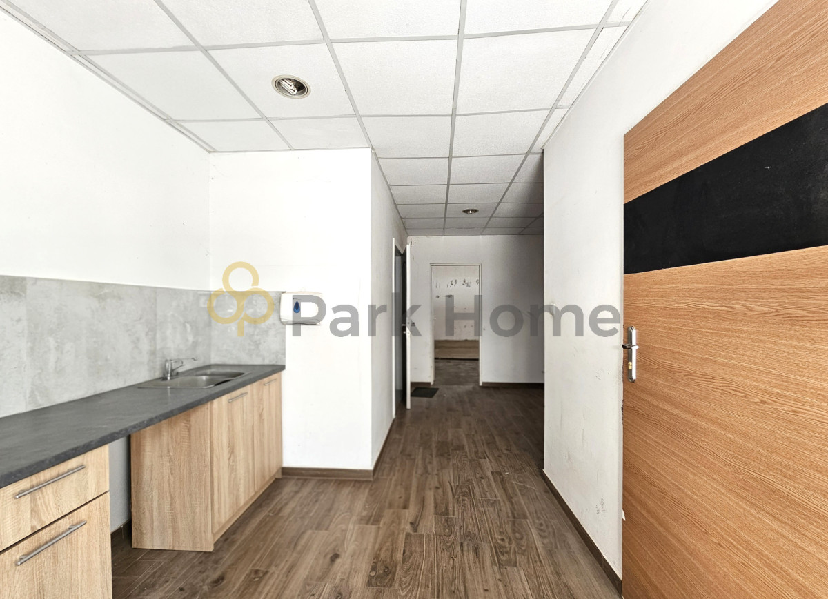 Komercyjny na wynajem