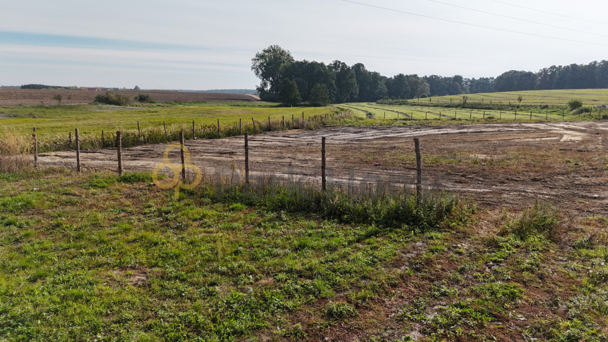 Działka na sprzedaż