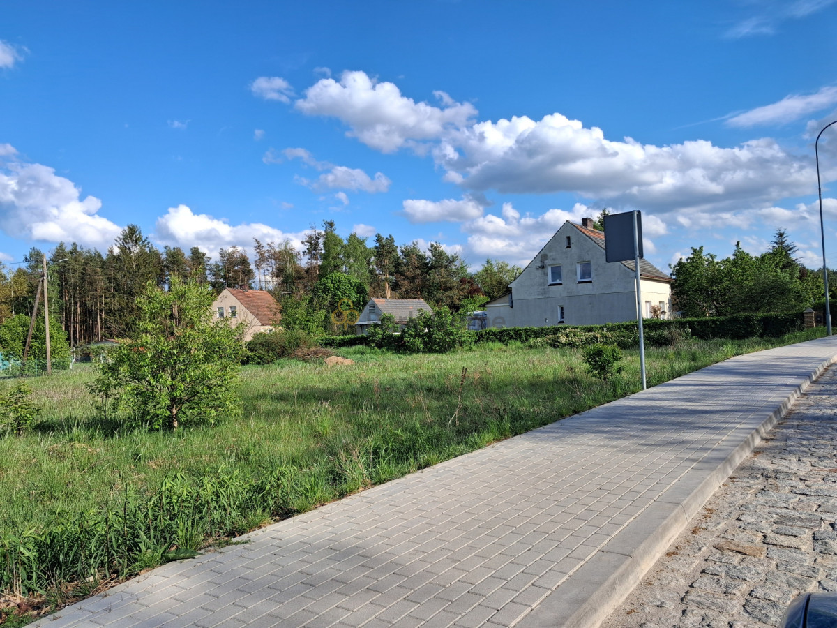 Działka na sprzedaż