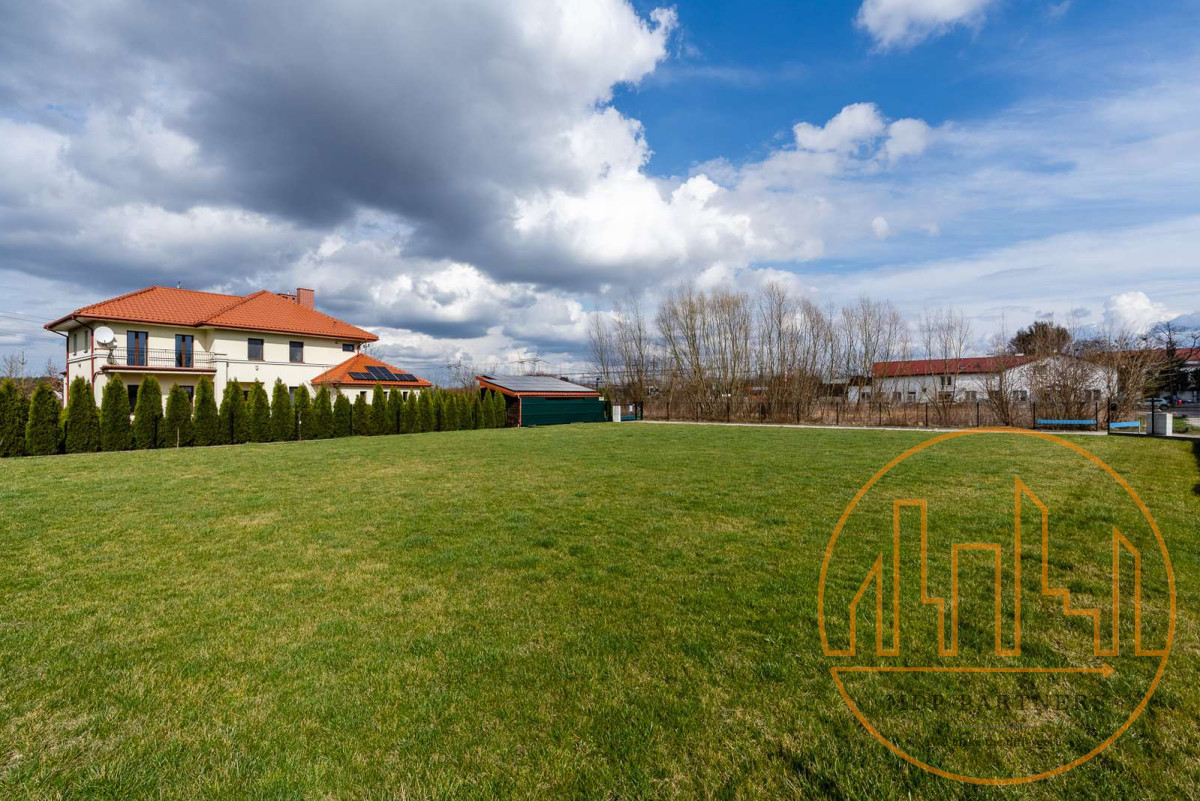 Działka na sprzedaż