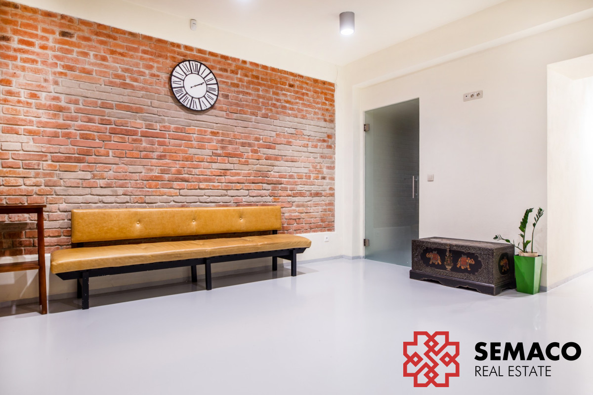 Komercyjny na sprzedaż