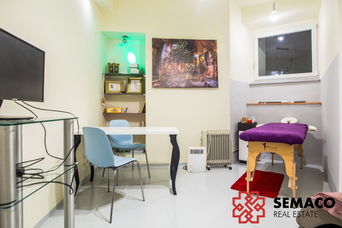 Komercyjny na sprzedaż