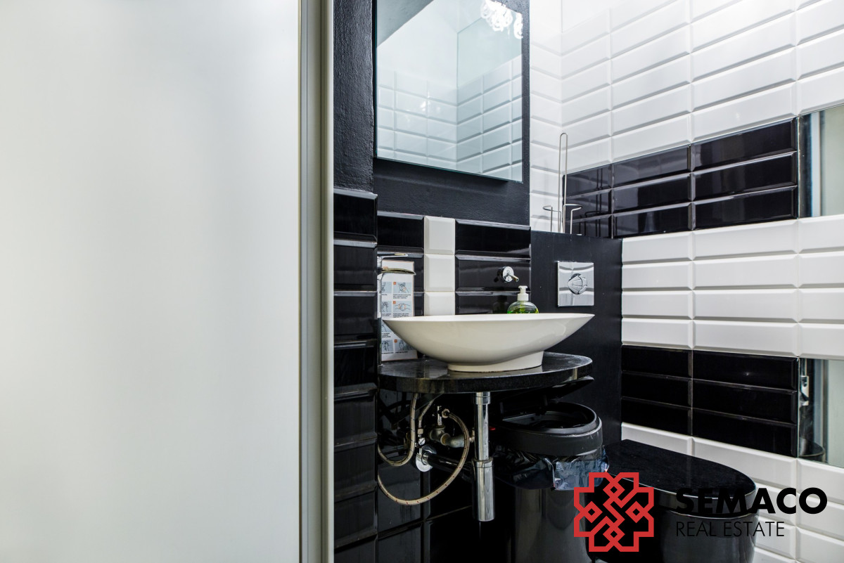 Komercyjny na sprzedaż