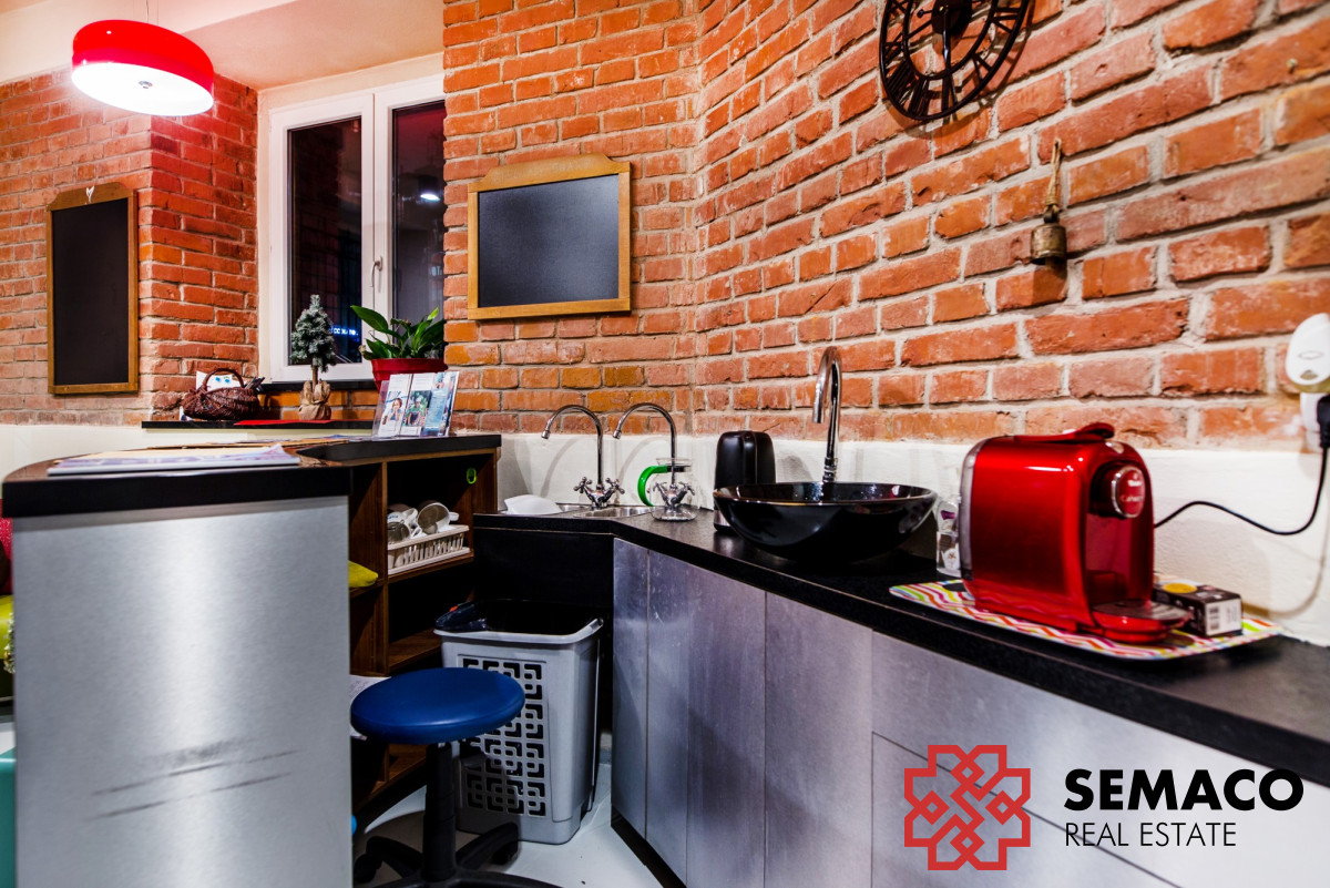 Komercyjny na sprzedaż