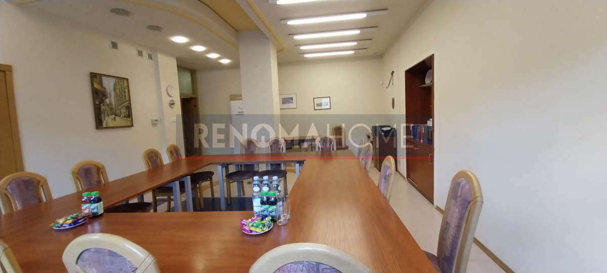 Komercyjny na sprzedaż