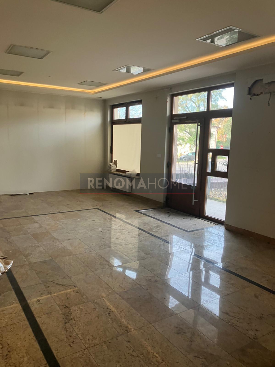 Komercyjny na sprzedaż