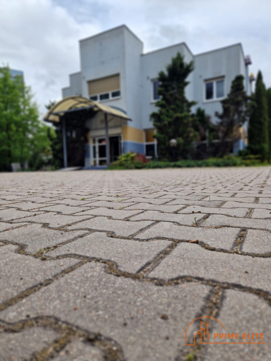 Komercyjny na wynajem