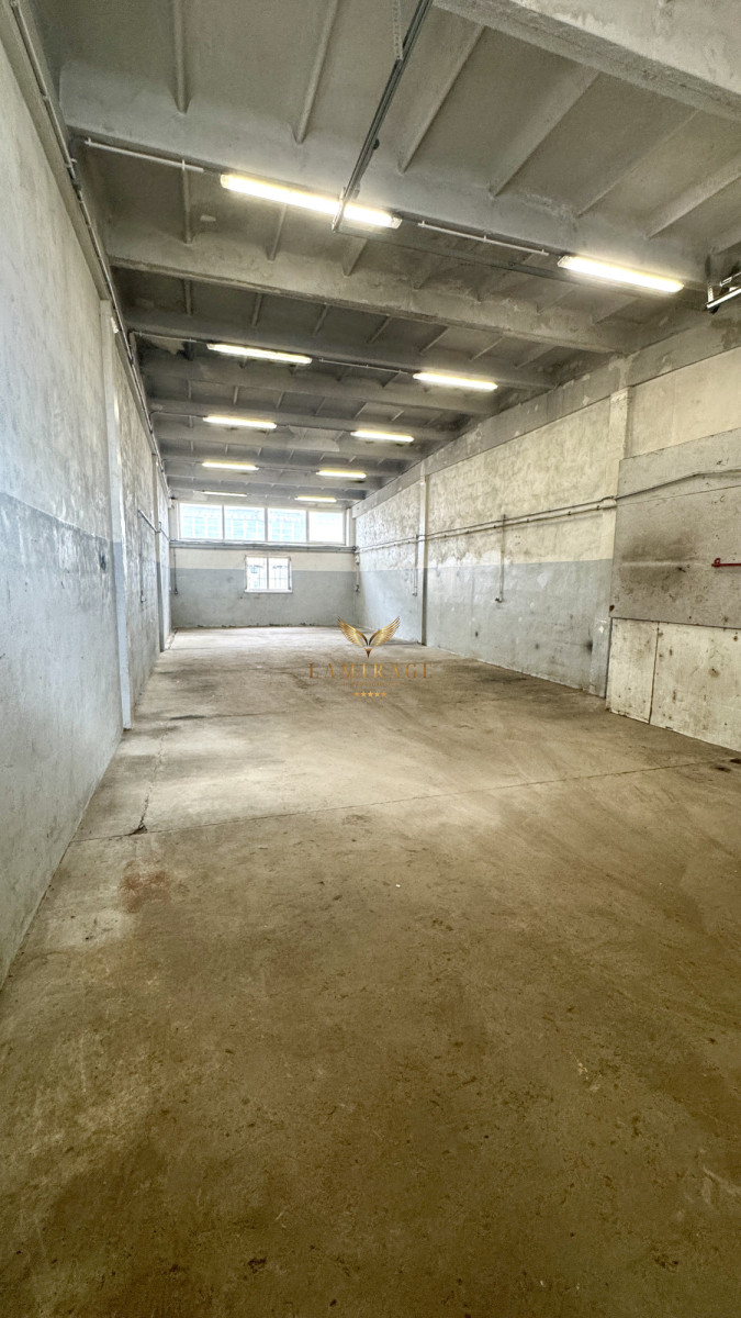 Komercyjny na wynajem