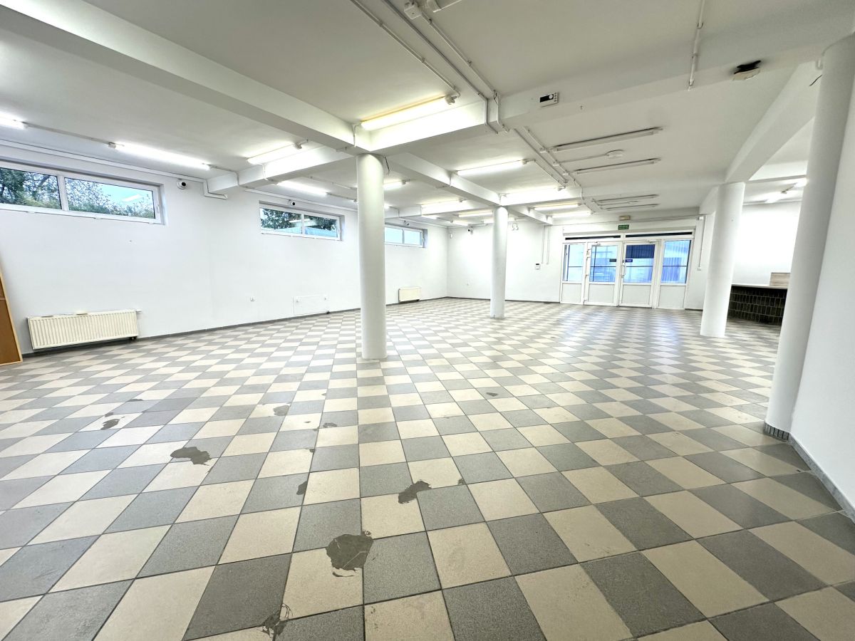 Komercyjny na wynajem