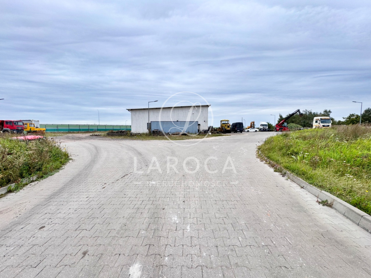 Działka na sprzedaż