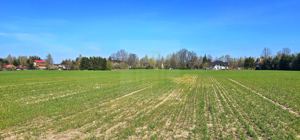 Działka z własną rzeczką 2763m2.