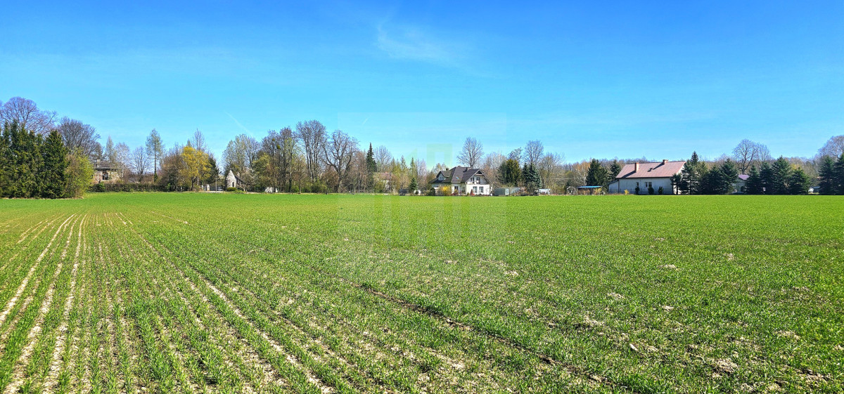 Działka z własną rzeczką 2763m2.