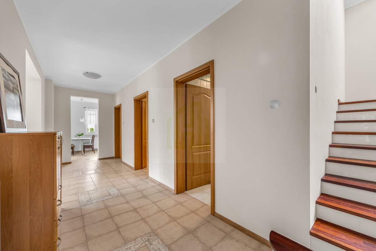 Dom w Błoniu w cichej okolicy