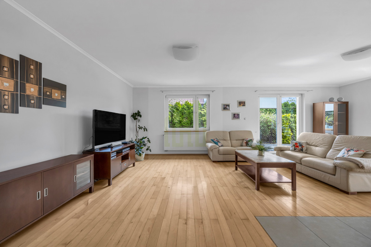 Dom w Błoniu w cichej okolicy