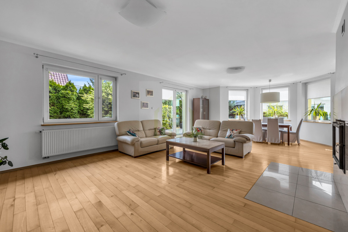 Dom w Błoniu w cichej okolicy