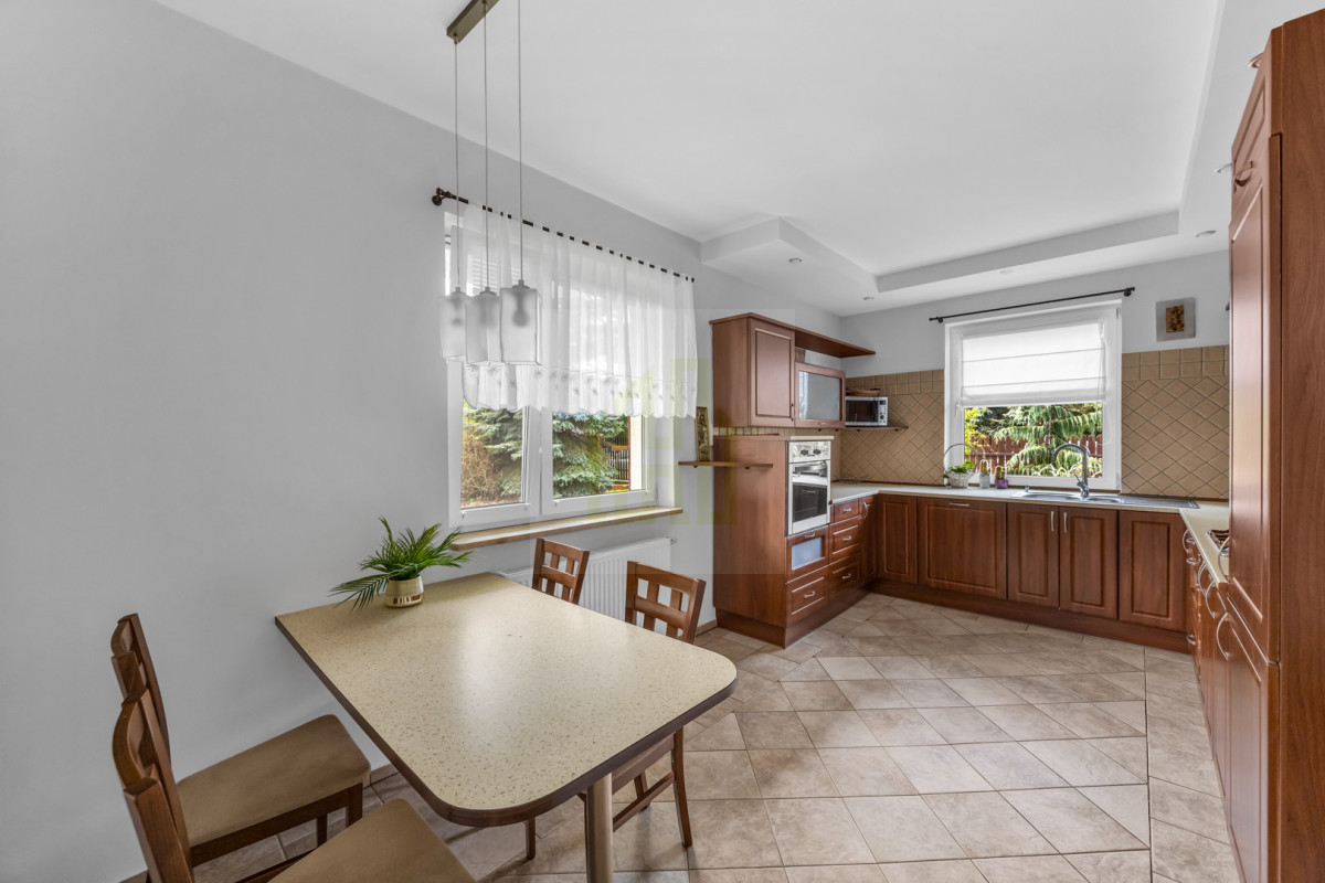 Dom w Błoniu w cichej okolicy