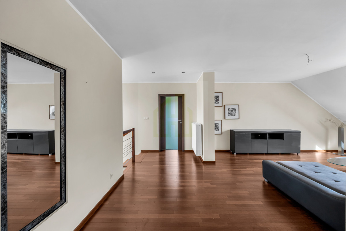 Dom w Błoniu w cichej okolicy