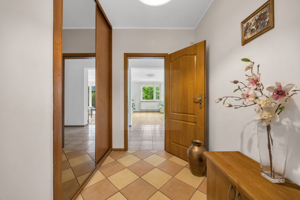 Dom w Błoniu w cichej okolicy