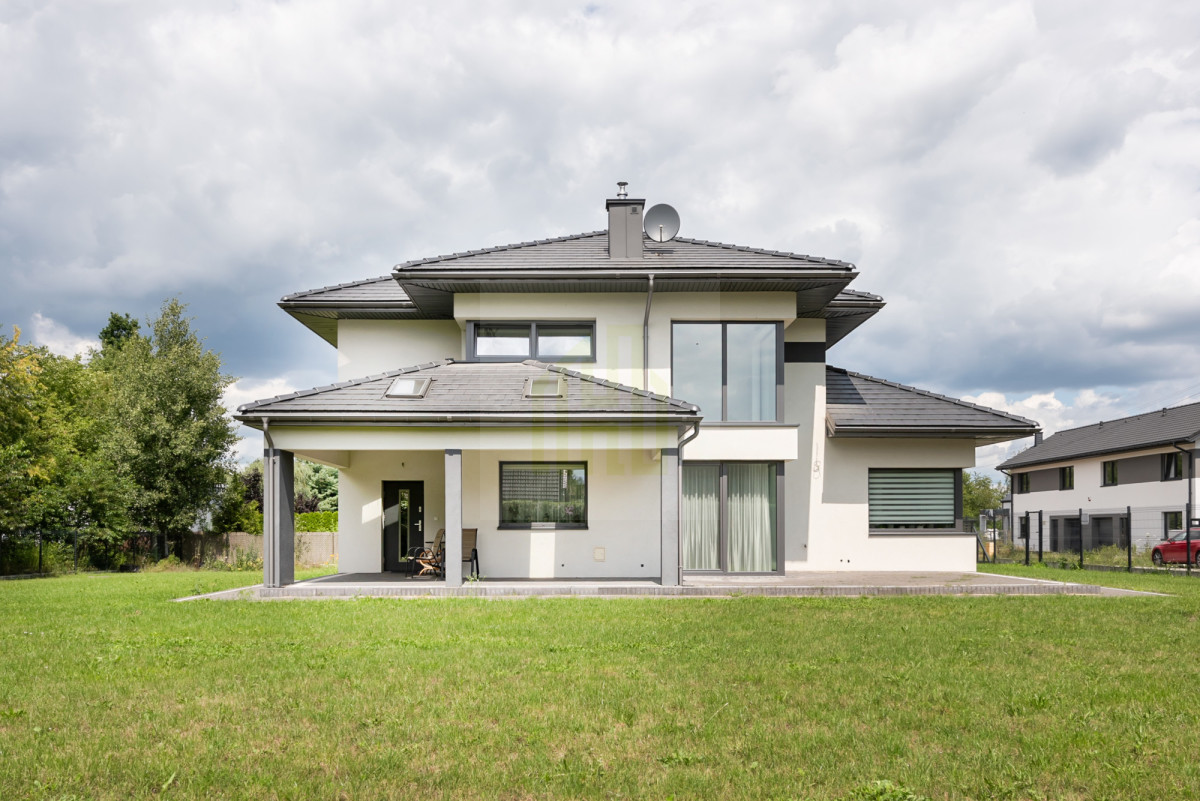 Twój azyl blisko miasta – piękny dom duży ogród