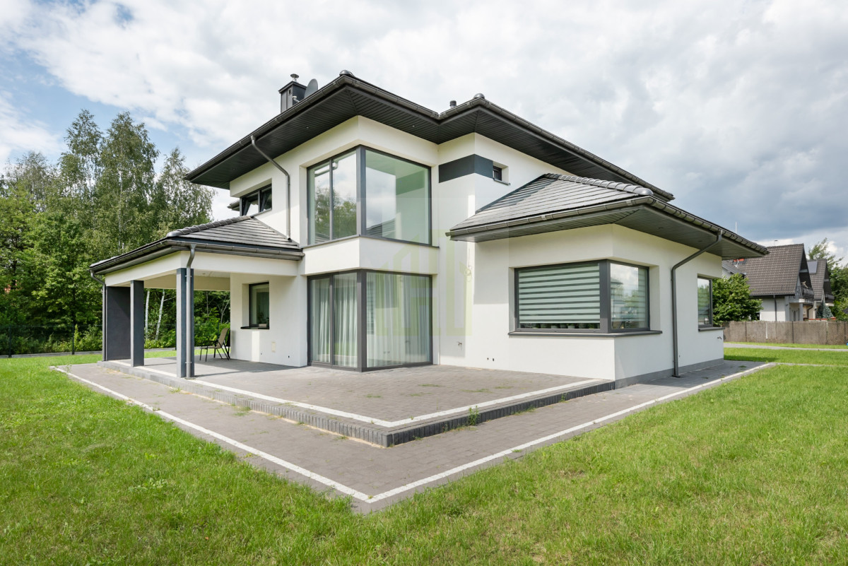 Twój azyl blisko miasta – piękny dom duży ogród